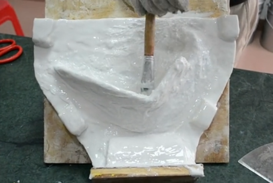 模具硅膠操作方法有幾種？